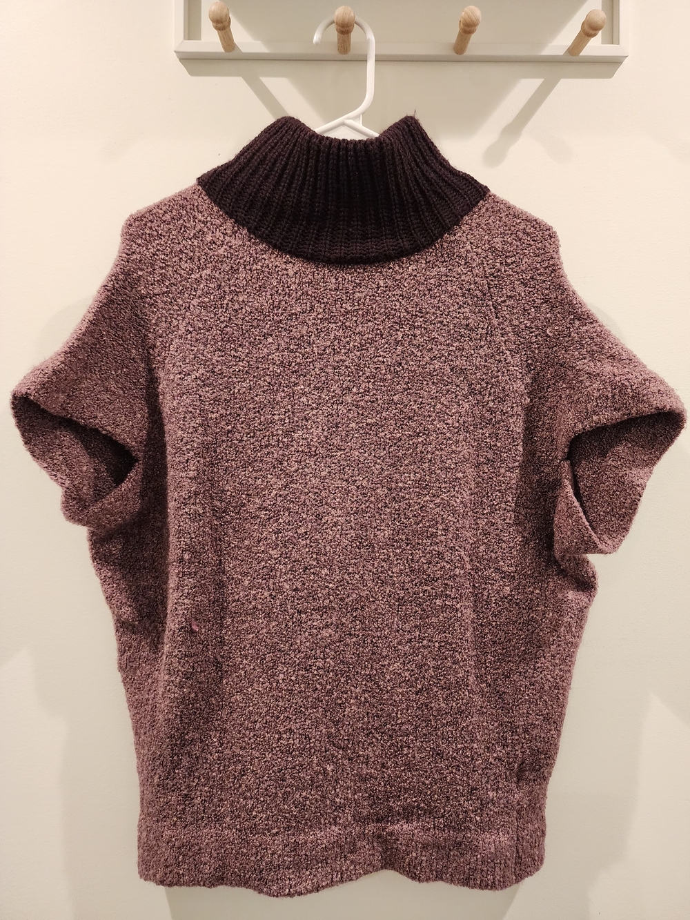 Mauve Purple Turtleneck Sweater in with Dark Plum Collar 28% Wool